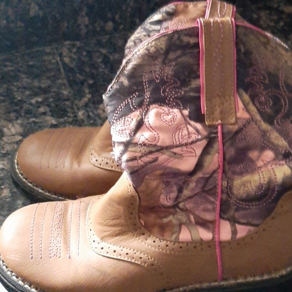 Boots - Picture 3 of 3